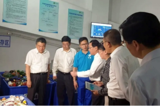 上海市委书记李强莅临中器集团两网融合中转站视察垃圾分类工作